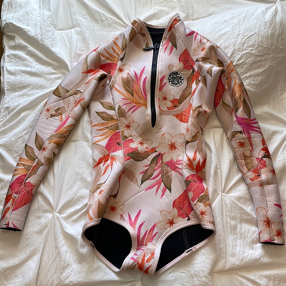 Rip curl girls wet suit